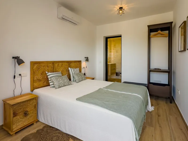 House - Finca - Cortijo в продаже в Málaga, Málaga. В доме 6 спален и 6 ванных комнат. Площадь дома 524 м². Площадь участка 106000 м²