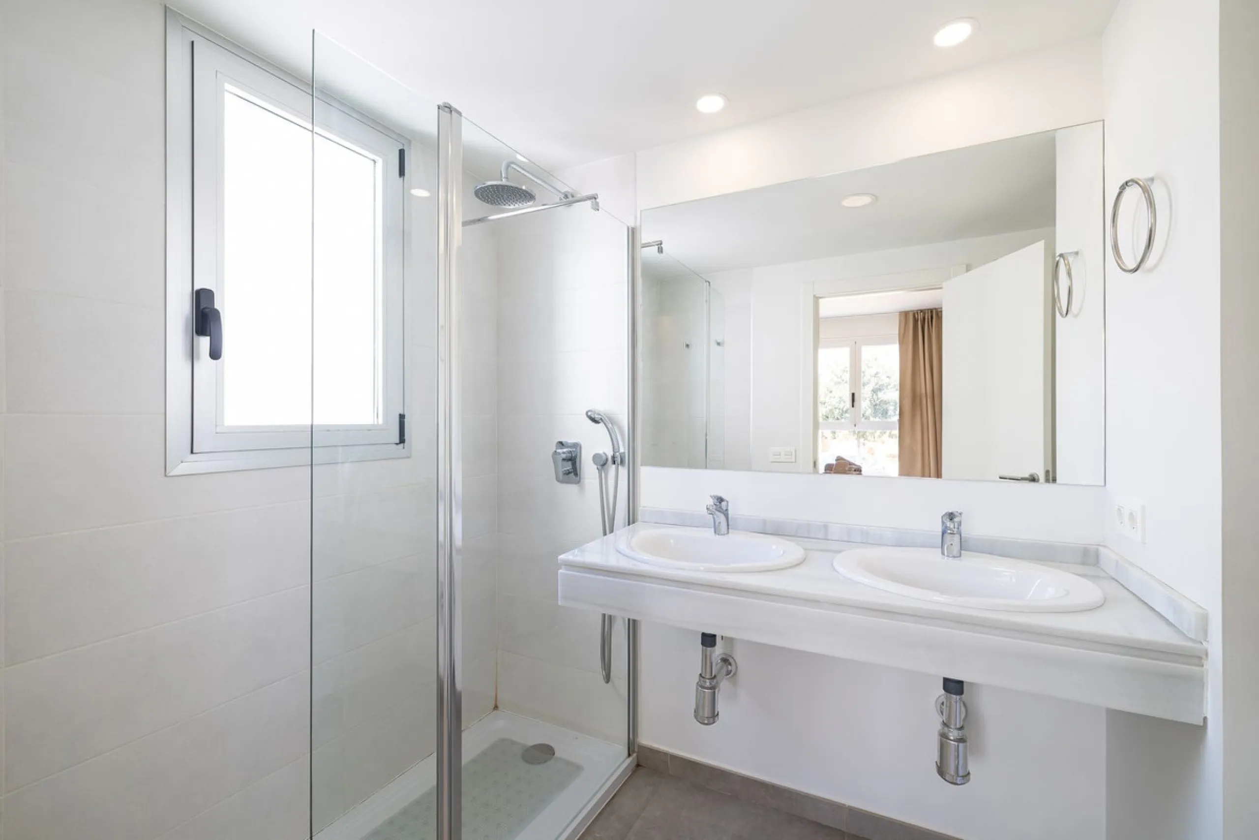 Apartment - Penthouse в продаже в Benalmadena, Málaga. В доме 3 спален и 2 ванных комнат. Площадь дома 117 м²