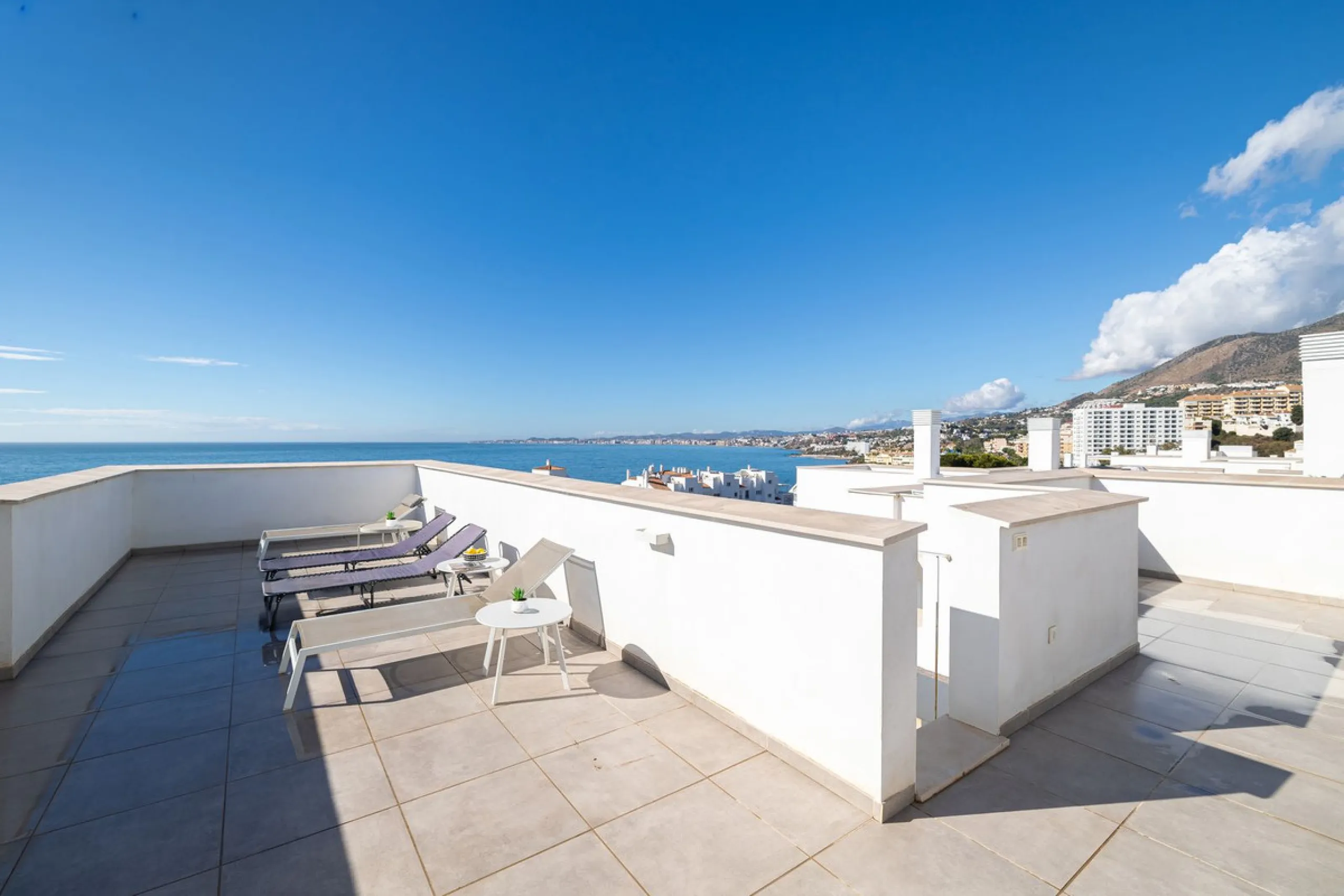 Apartment - Penthouse в продаже в Benalmadena, Málaga. В доме 3 спален и 2 ванных комнат. Площадь дома 117 м²