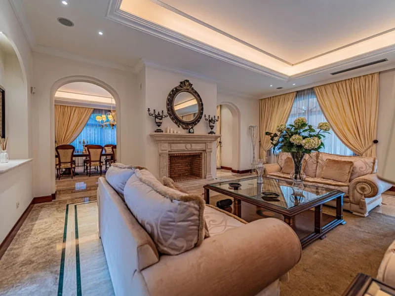 Luxury andalusian style villa that resides magnificently in one of the most prestigious and sought-after urbanizations in Marbella, Guadalmina Baja, only 100 meters from the beach and 5 minutes from Puerto Banus. The highest quality materials have been us