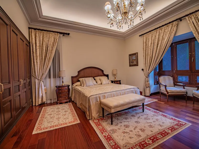 Luxury andalusian style villa that resides magnificently in one of the most prestigious and sought-after urbanizations in Marbella, Guadalmina Baja, only 100 meters from the beach and 5 minutes from Puerto Banus. The highest quality materials have been us