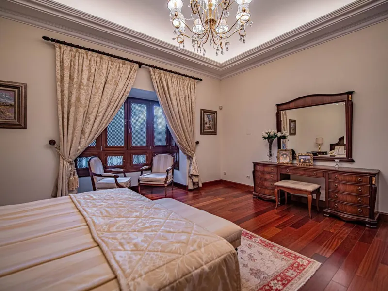 Luxury andalusian style villa that resides magnificently in one of the most prestigious and sought-after urbanizations in Marbella, Guadalmina Baja, only 100 meters from the beach and 5 minutes from Puerto Banus. The highest quality materials have been us