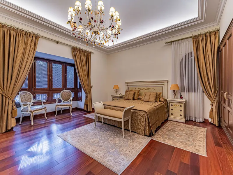 Luxury andalusian style villa that resides magnificently in one of the most prestigious and sought-after urbanizations in Marbella, Guadalmina Baja, only 100 meters from the beach and 5 minutes from Puerto Banus. The highest quality materials have been us