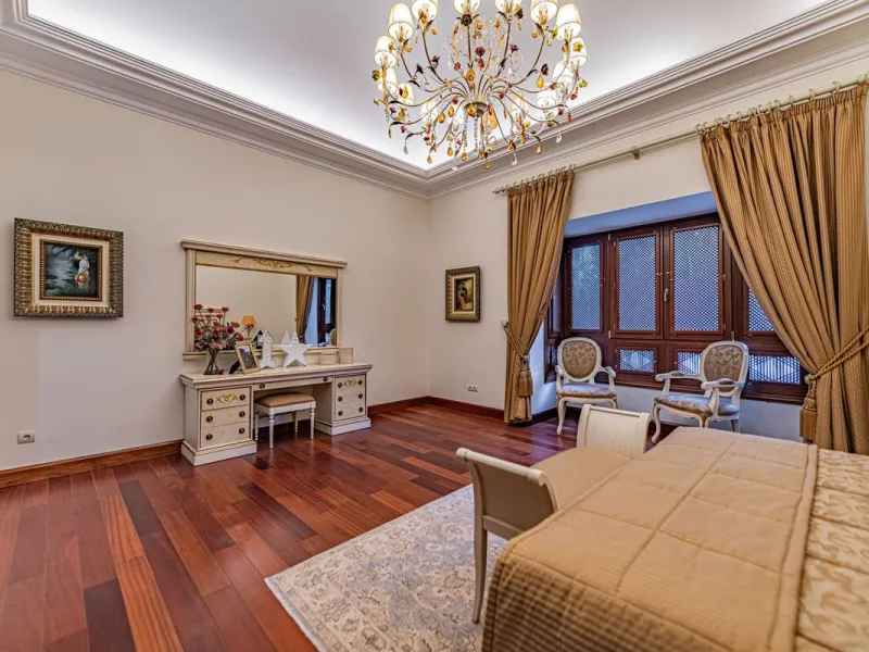 Luxury andalusian style villa that resides magnificently in one of the most prestigious and sought-after urbanizations in Marbella, Guadalmina Baja, only 100 meters from the beach and 5 minutes from Puerto Banus. The highest quality materials have been us