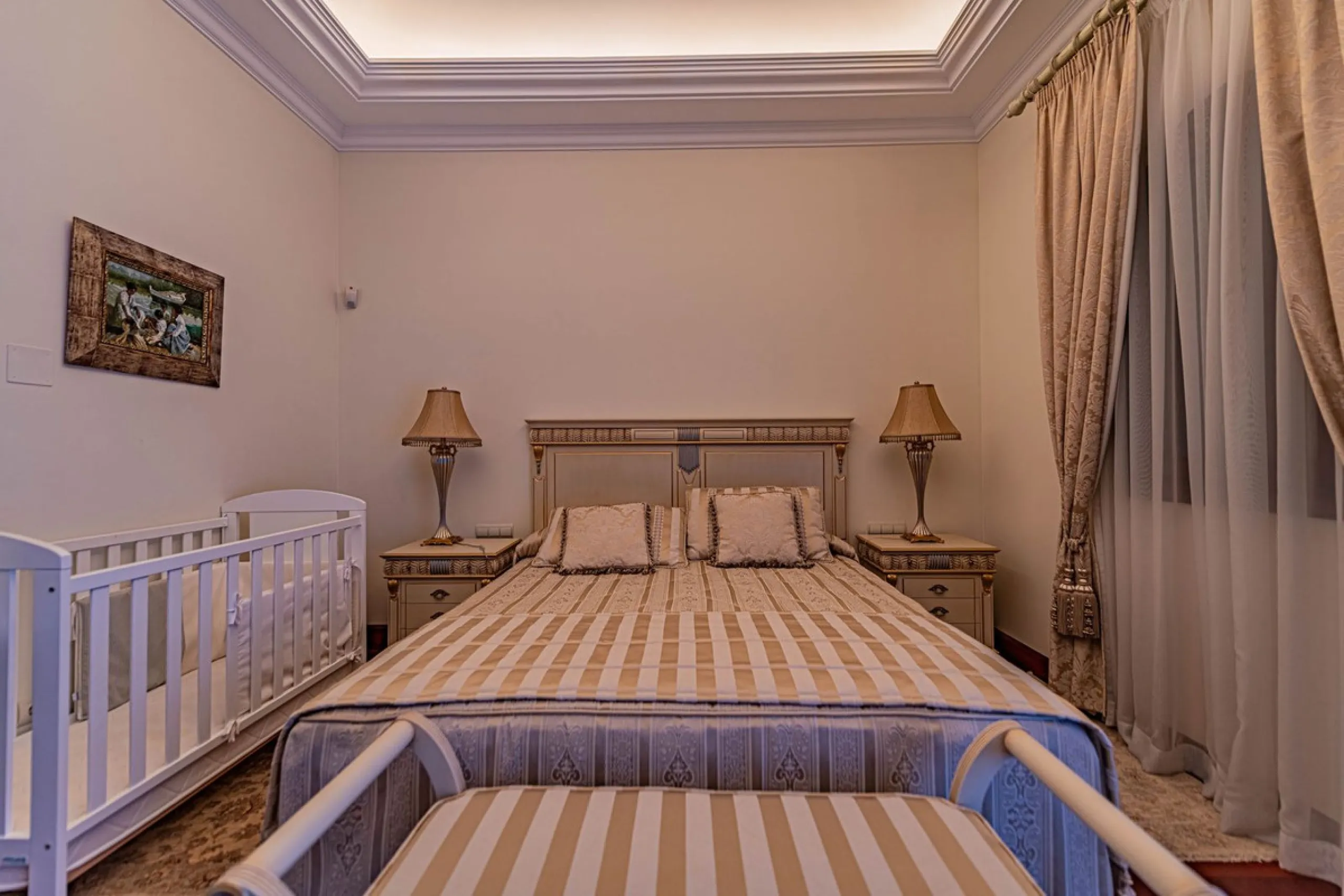 Luxury andalusian style villa that resides magnificently in one of the most prestigious and sought-after urbanizations in Marbella, Guadalmina Baja, only 100 meters from the beach and 5 minutes from Puerto Banus. The highest quality materials have been us