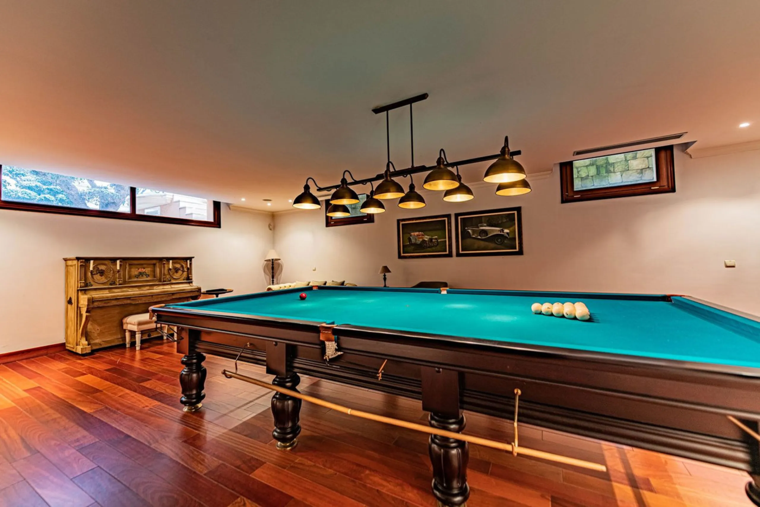 Luxury andalusian style villa that resides magnificently in one of the most prestigious and sought-after urbanizations in Marbella, Guadalmina Baja, only 100 meters from the beach and 5 minutes from Puerto Banus. The highest quality materials have been us