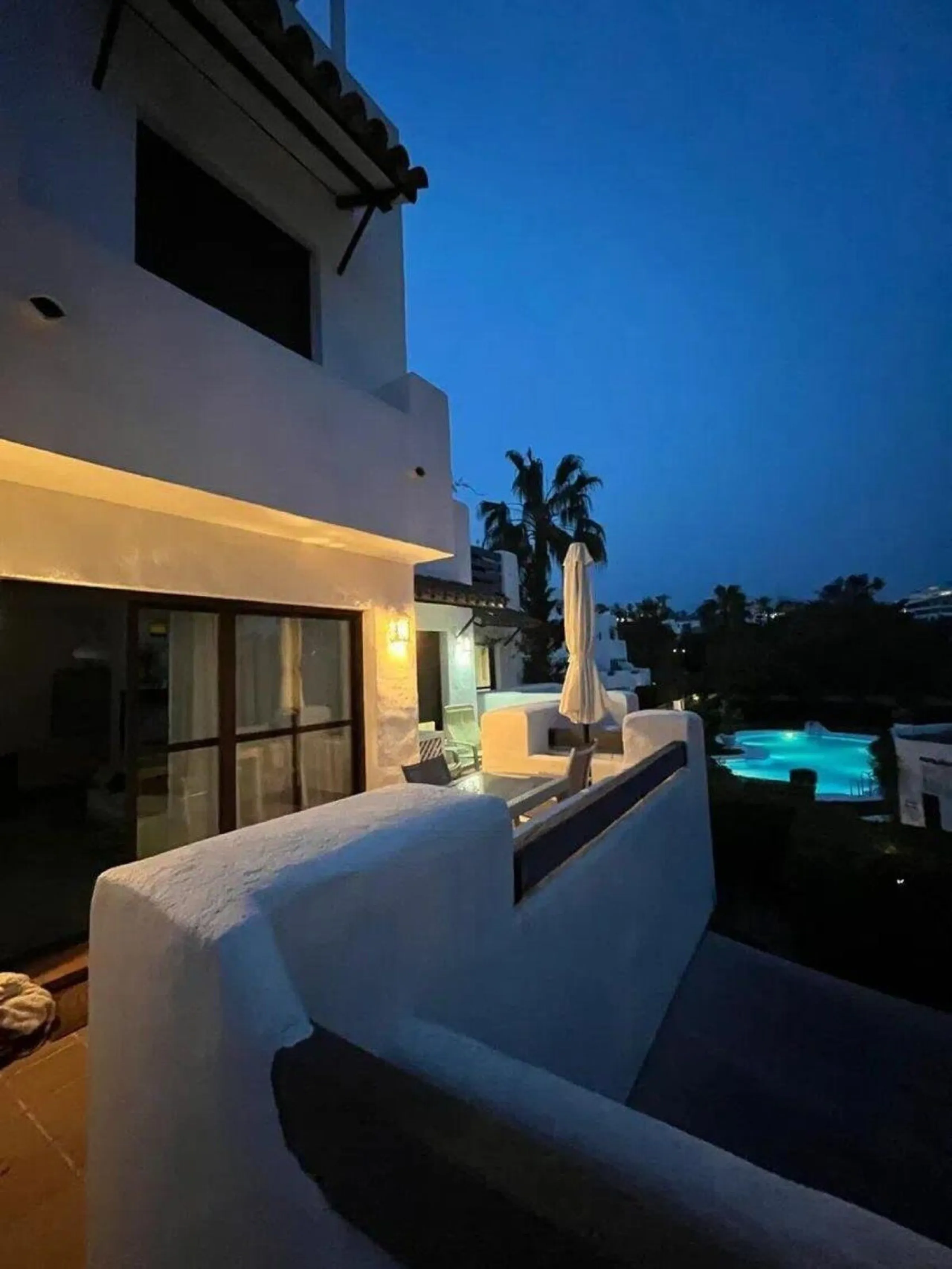Apartment - Middle Floor Apartment в продаже в Estepona, Málaga. В доме 2 спален и 2 ванных комнат. Площадь дома 92 м²