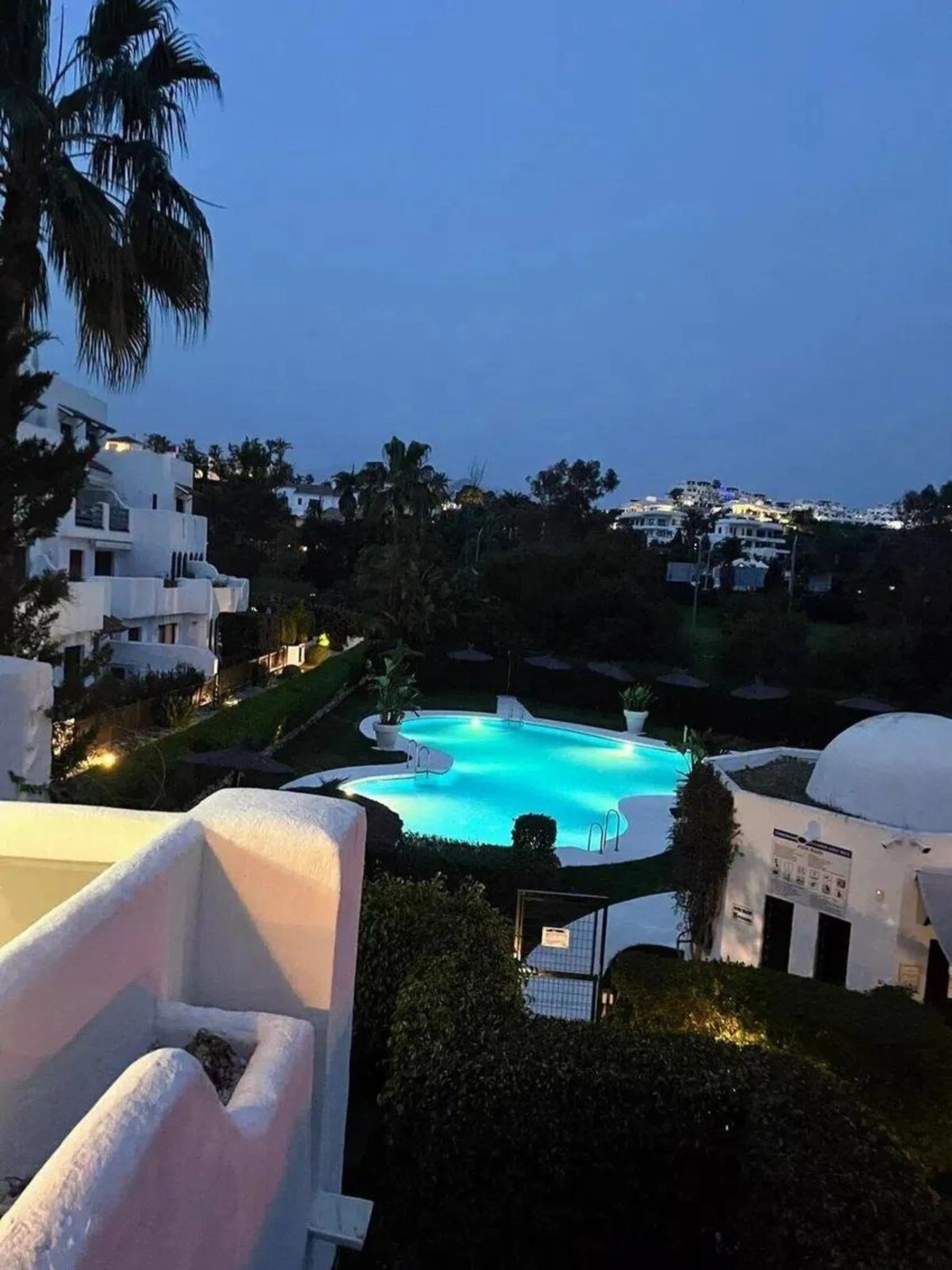 Apartment - Middle Floor Apartment в продаже в Estepona, Málaga. В доме 2 спален и 2 ванных комнат. Площадь дома 92 м²