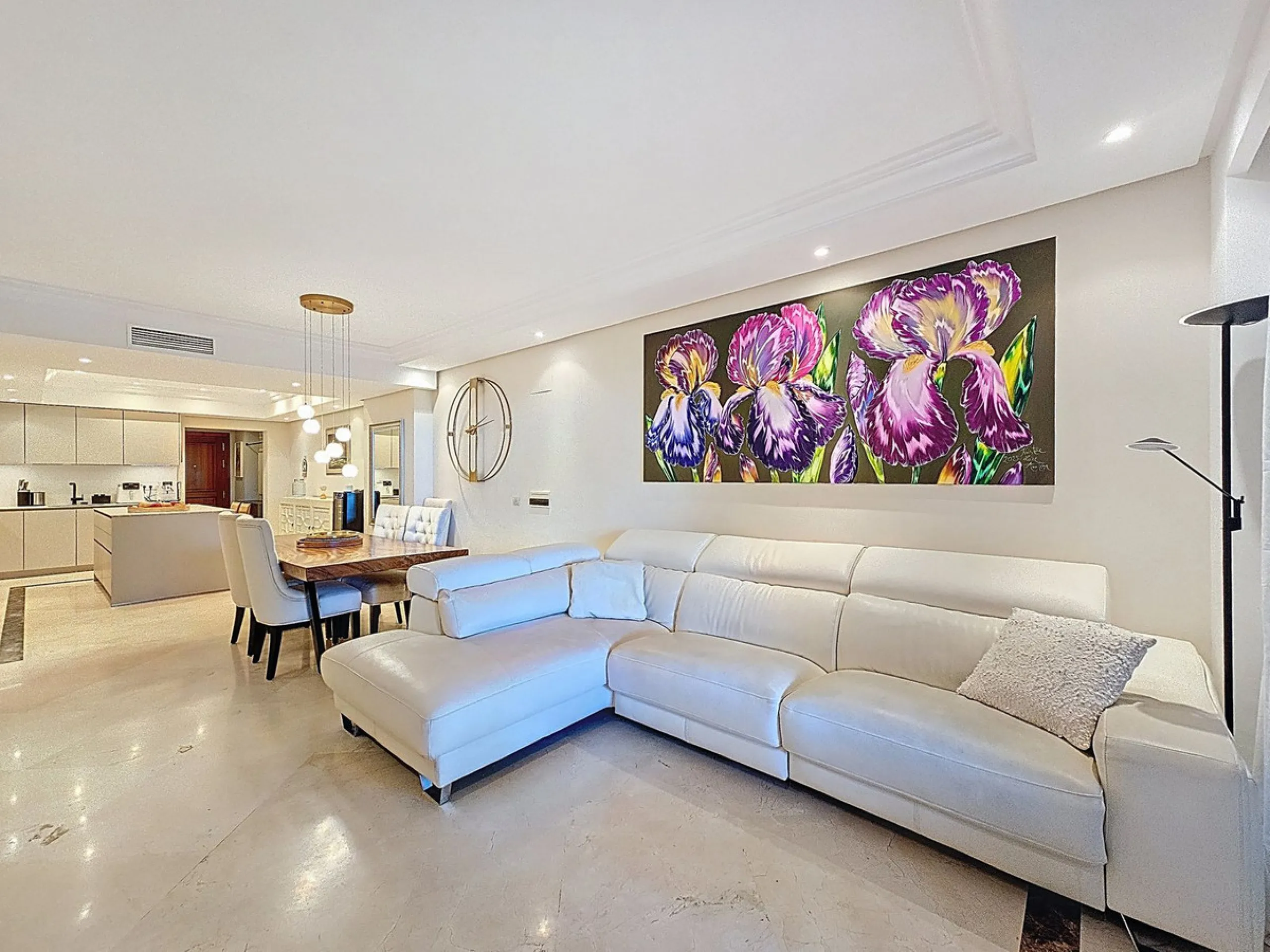 Fantastic Ground-Floor Apartment with Private Garden in Luxury Beachfront Complex.