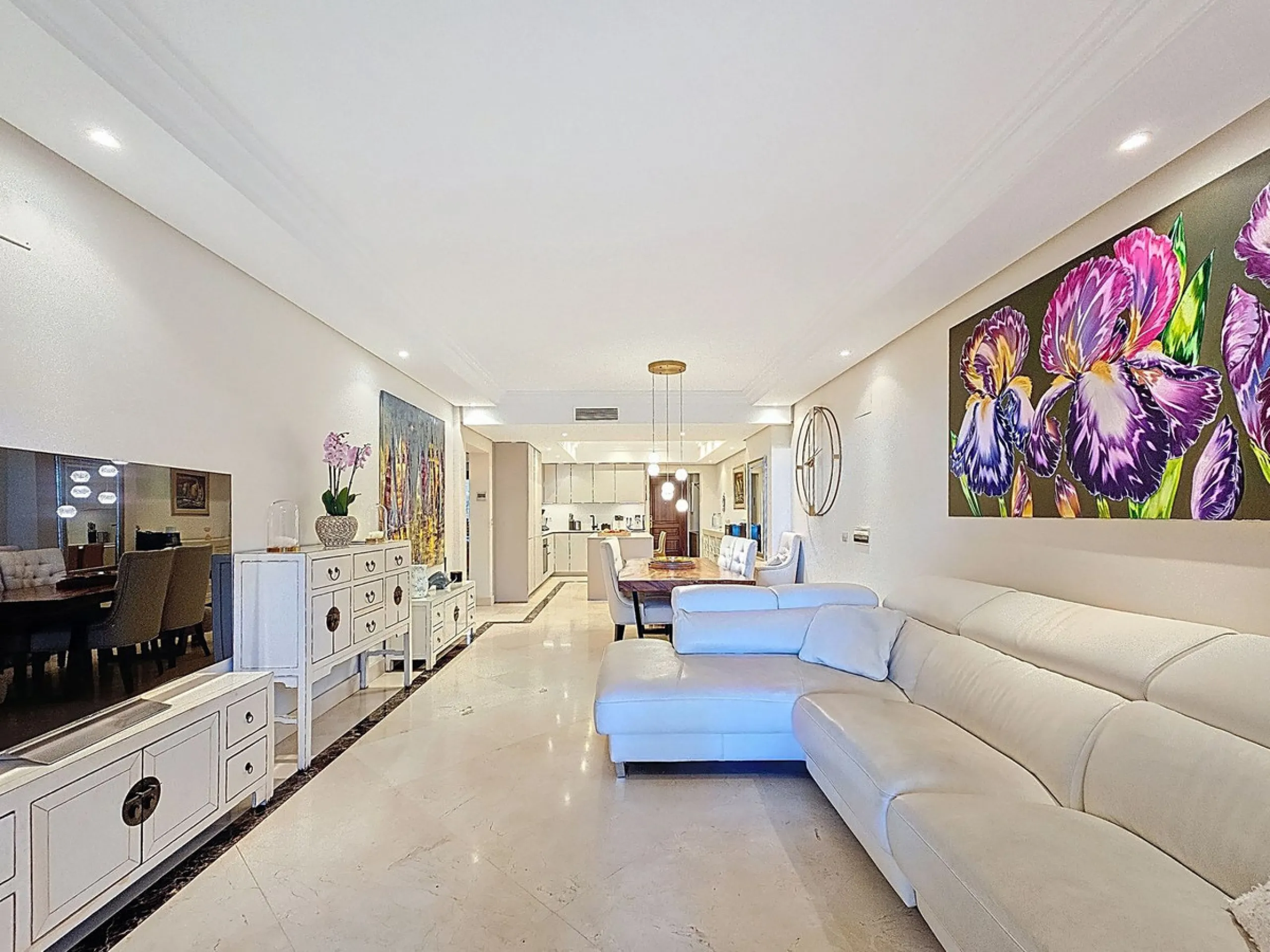 Fantastic Ground-Floor Apartment with Private Garden in Luxury Beachfront Complex.