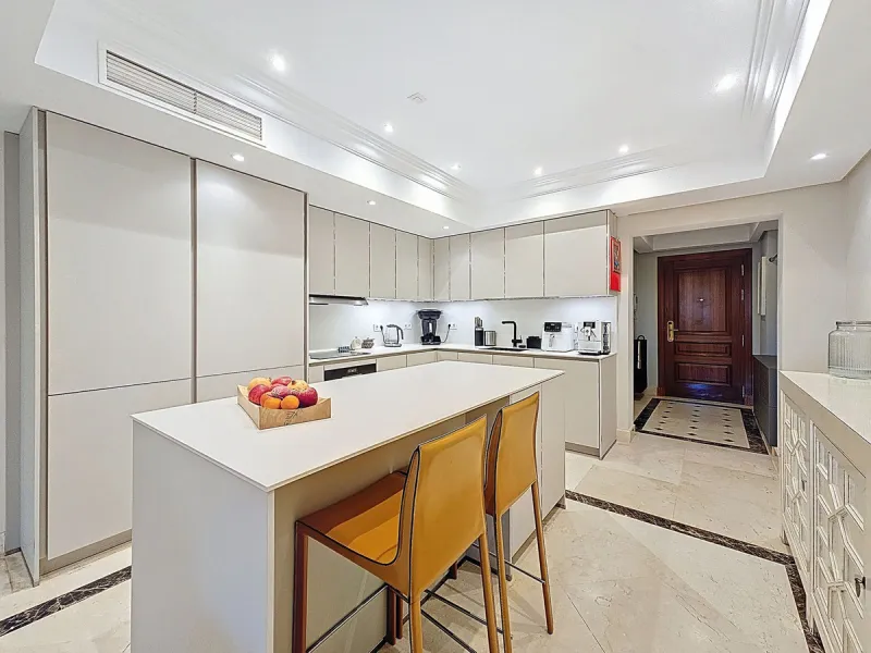 Fantastic Ground-Floor Apartment with Private Garden in Luxury Beachfront Complex.