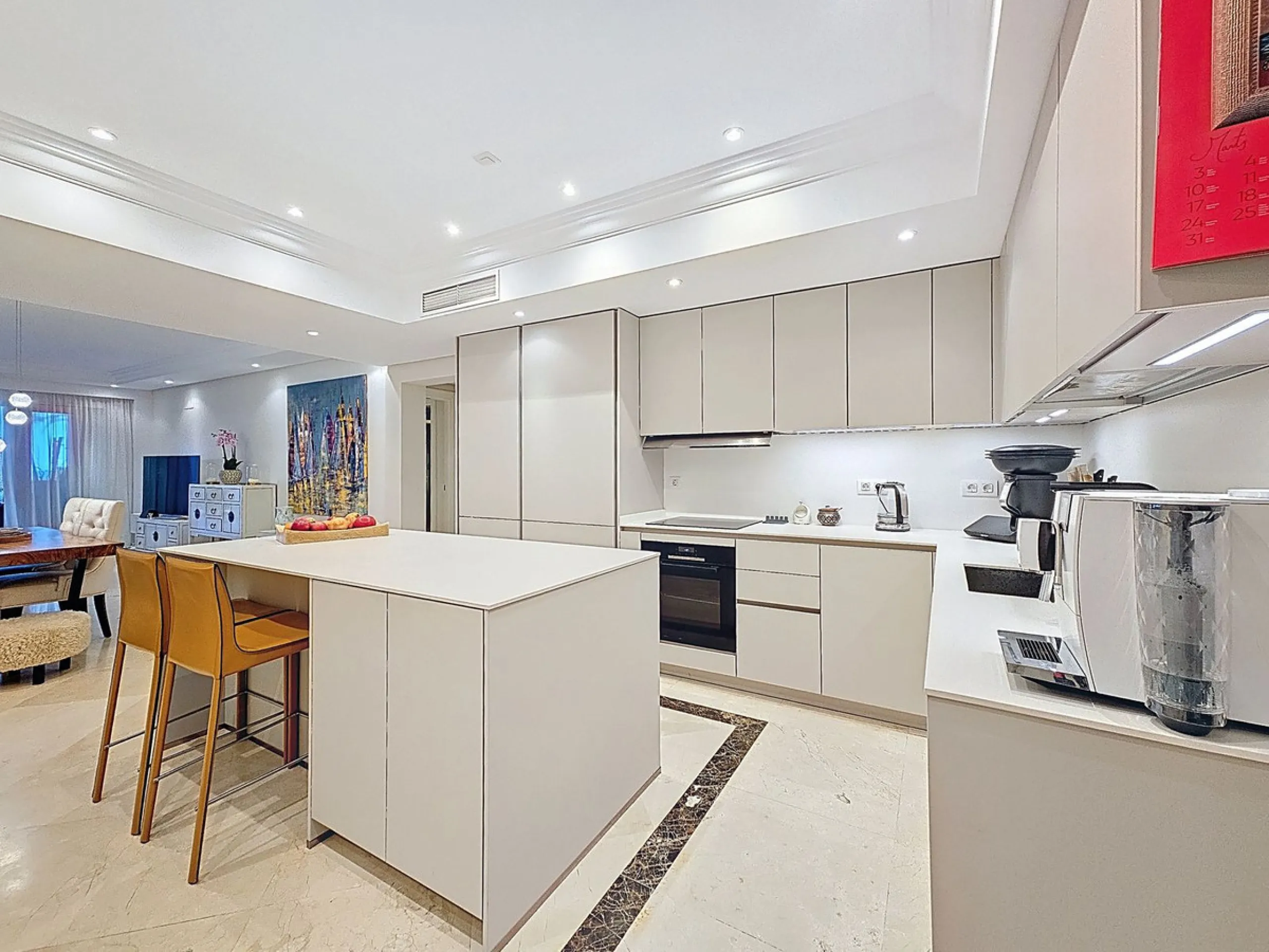 Fantastic Ground-Floor Apartment with Private Garden in Luxury Beachfront Complex.