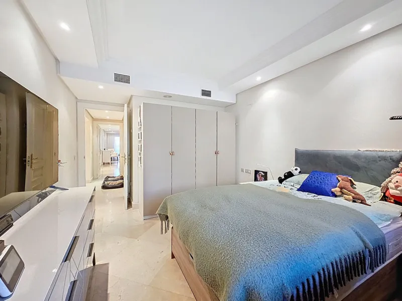 Fantastic Ground-Floor Apartment with Private Garden in Luxury Beachfront Complex.