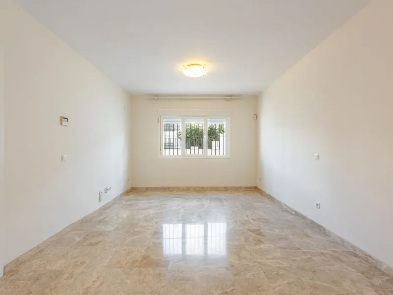 House - Townhouse в продаже в Marbella, Málaga. В доме 3 спален и 3 ванных комнат. Площадь дома 136 м²