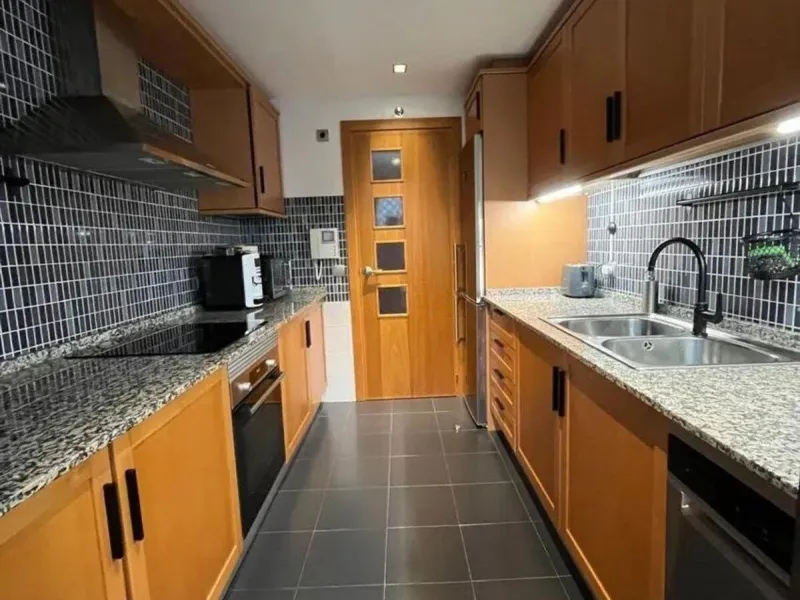Apartment - Middle Floor Apartment в продаже в Estepona, Málaga. В доме 2 спален и 2 ванных комнат. Площадь дома 92 м²