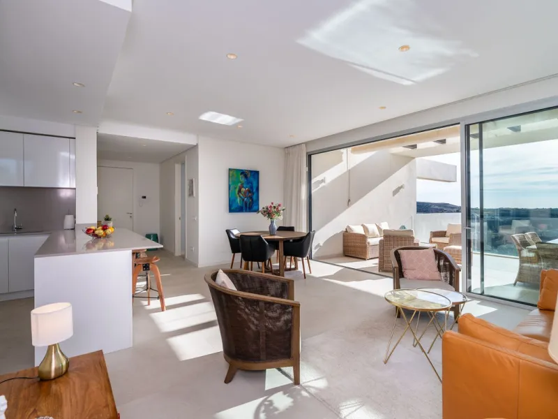 Breathtaking Panoramic Sea Views & Refined Living at Marbella Club Hills