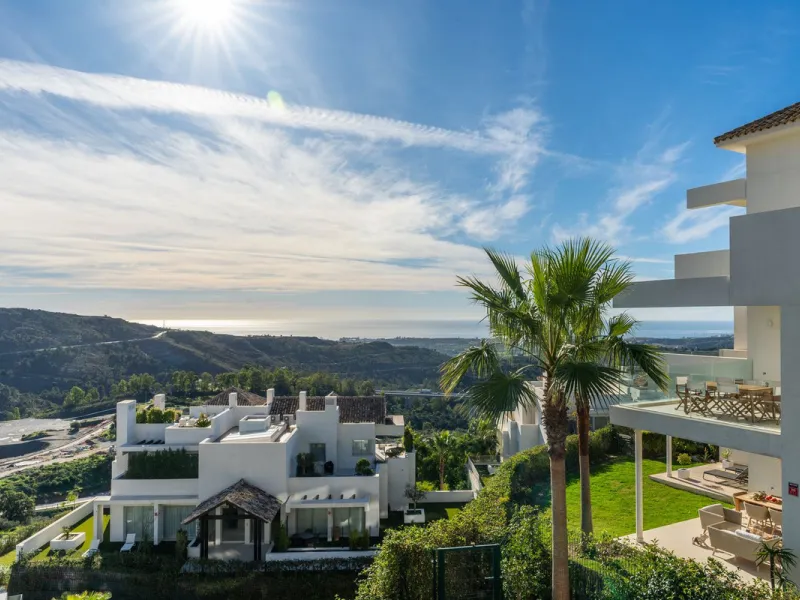 Breathtaking Panoramic Sea Views & Refined Living at Marbella Club Hills