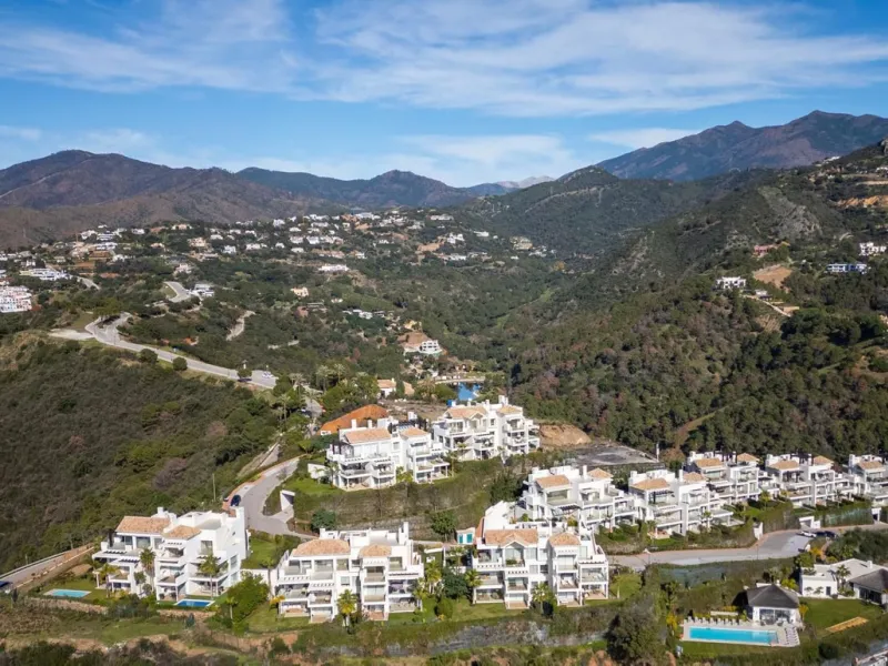 Breathtaking Panoramic Sea Views & Refined Living at Marbella Club Hills