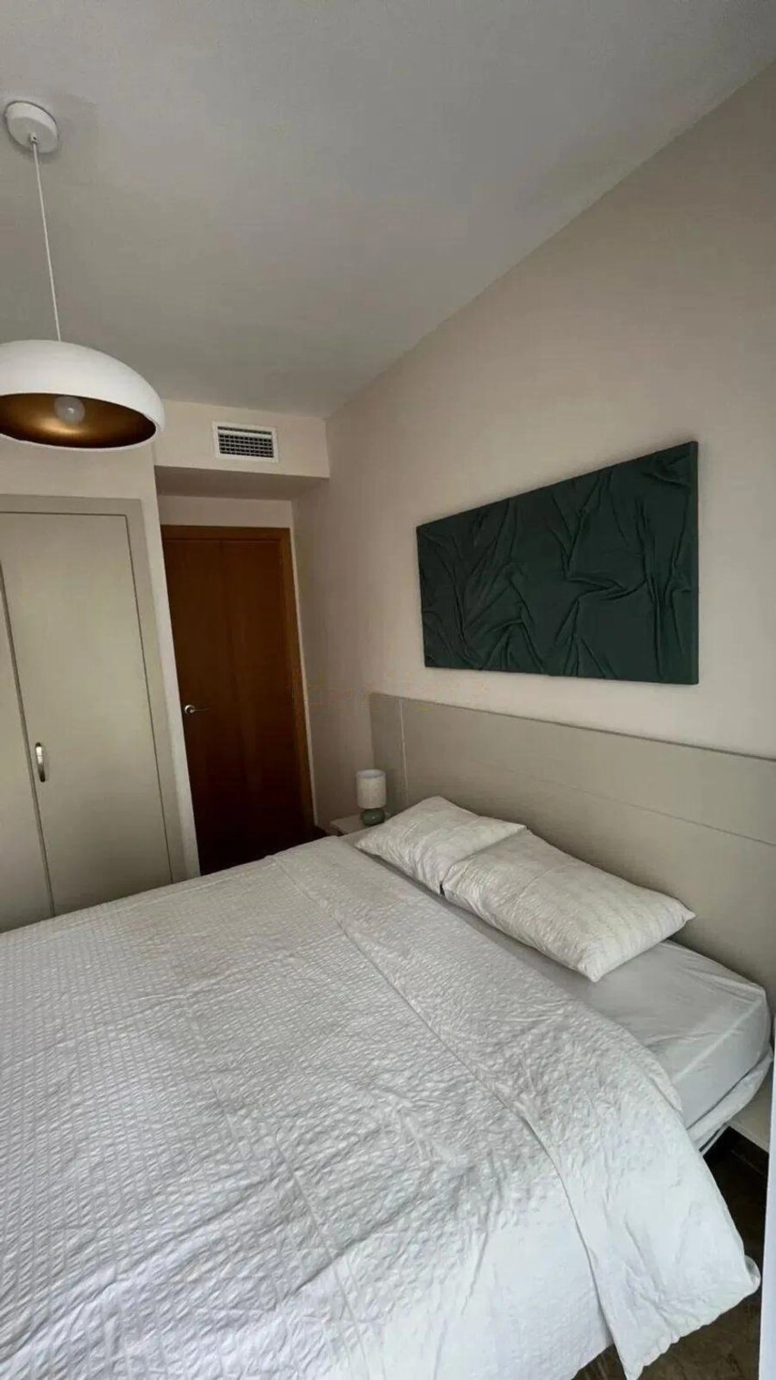 Apartment - Middle Floor Apartment в продаже в Estepona, Málaga. В доме 2 спален и 2 ванных комнат. Площадь дома 92 м²