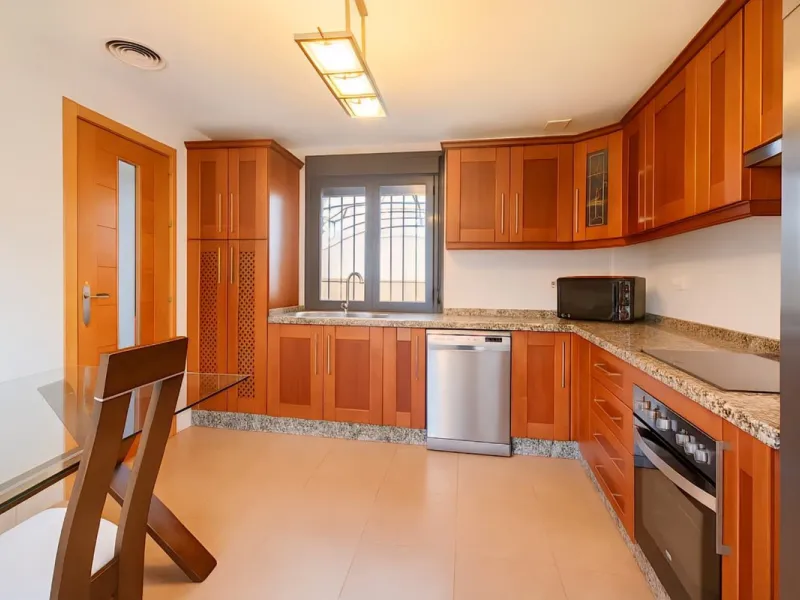 Exclusive Semi-Detached House with 4 Floors in San Rafael Urbanization (Ronda) · 382 m² Built · 191 m² Usable · Quiet, Family-Friendly Area · Garage · 4 Bedrooms · 4 Bathrooms · Terrace with Views · Central Heating · Solar Panels