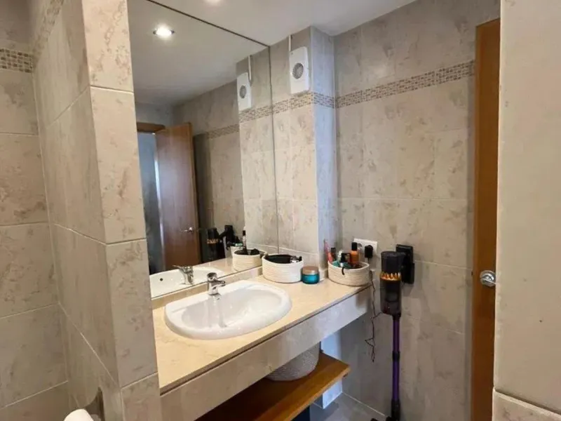 Apartment - Middle Floor Apartment в продаже в Estepona, Málaga. В доме 2 спален и 2 ванных комнат. Площадь дома 92 м²