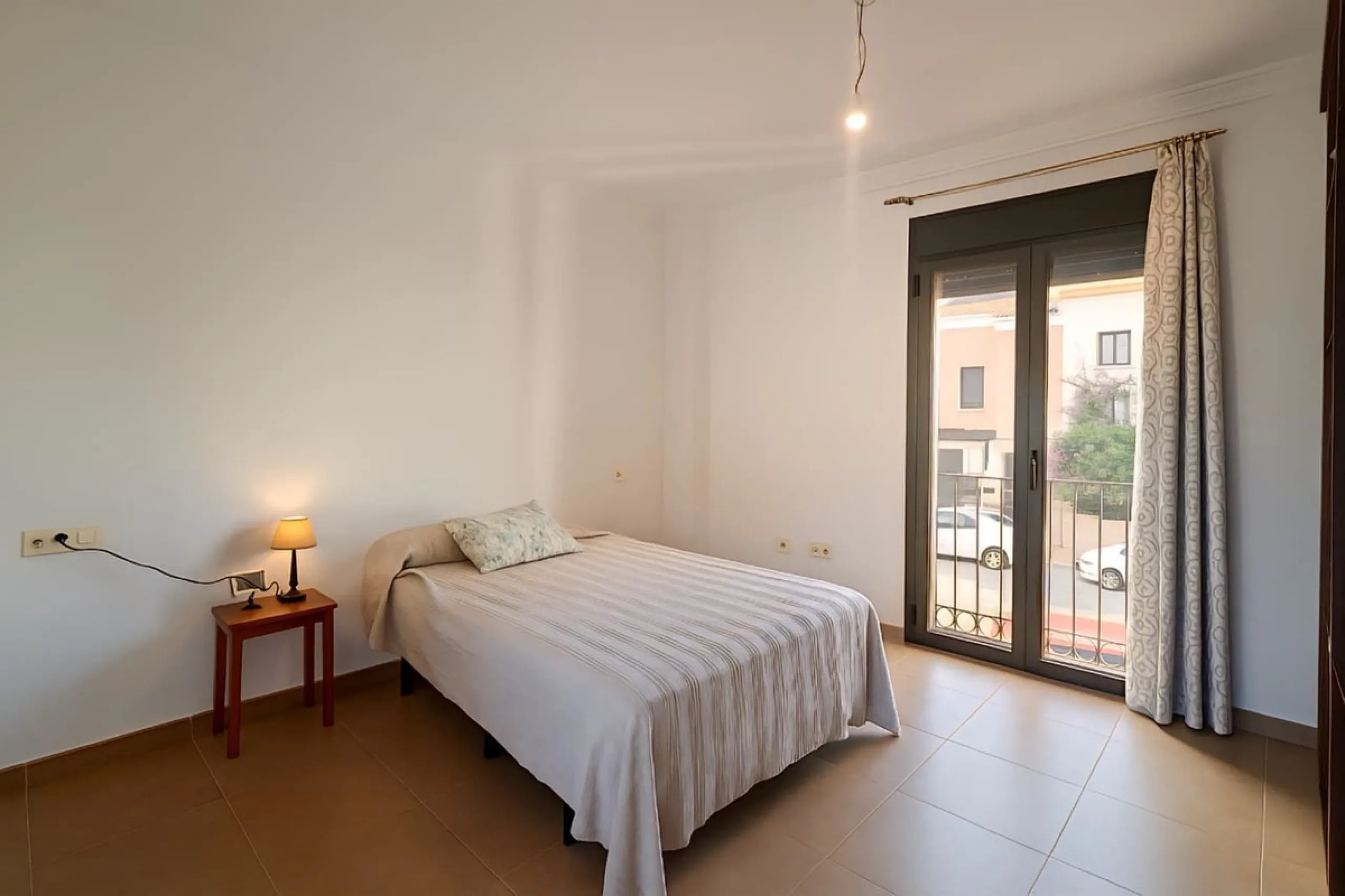 Exclusive Semi-Detached House with 4 Floors in San Rafael Urbanization (Ronda) · 382 m² Built · 191 m² Usable · Quiet, Family-Friendly Area · Garage · 4 Bedrooms · 4 Bathrooms · Terrace with Views · Central Heating · Solar Panels