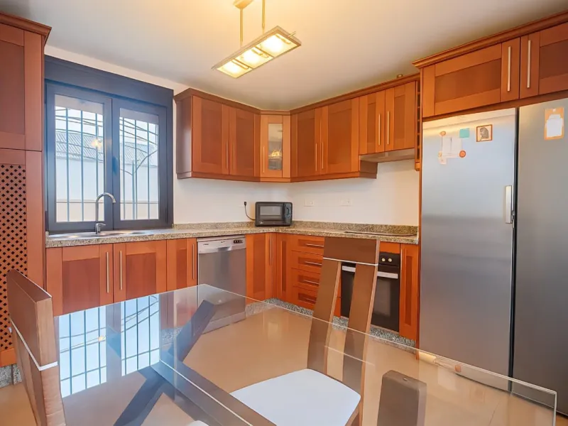 Exclusive Semi-Detached House with 4 Floors in San Rafael Urbanization (Ronda) · 382 m² Built · 191 m² Usable · Quiet, Family-Friendly Area · Garage · 4 Bedrooms · 4 Bathrooms · Terrace with Views · Central Heating · Solar Panels