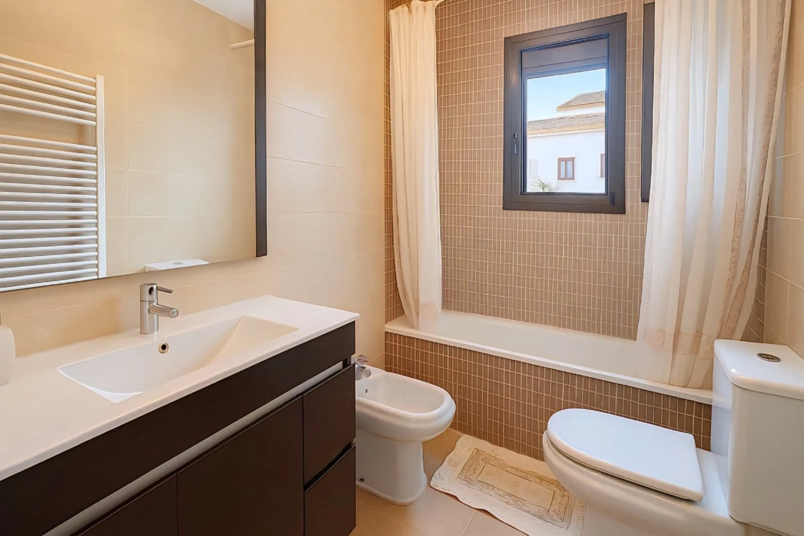 Exclusive Semi-Detached House with 4 Floors in San Rafael Urbanization (Ronda) · 382 m² Built · 191 m² Usable · Quiet, Family-Friendly Area · Garage · 4 Bedrooms · 4 Bathrooms · Terrace with Views · Central Heating · Solar Panels