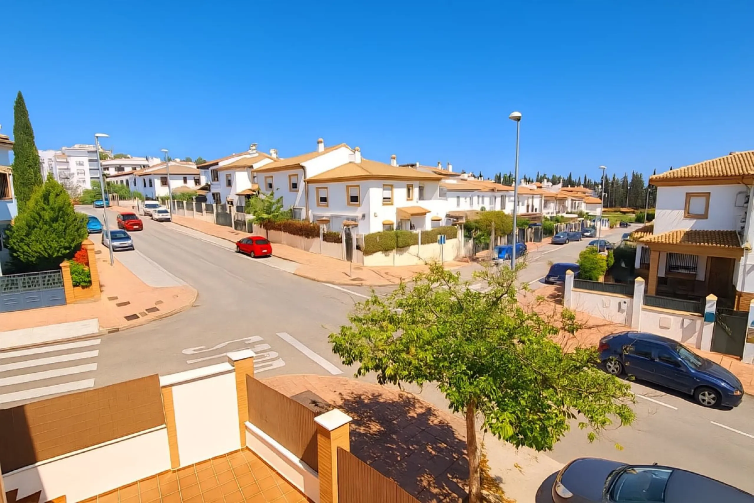 Exclusive Semi-Detached House with 4 Floors in San Rafael Urbanization (Ronda) · 382 m² Built · 191 m² Usable · Quiet, Family-Friendly Area · Garage · 4 Bedrooms · 4 Bathrooms · Terrace with Views · Central Heating · Solar Panels