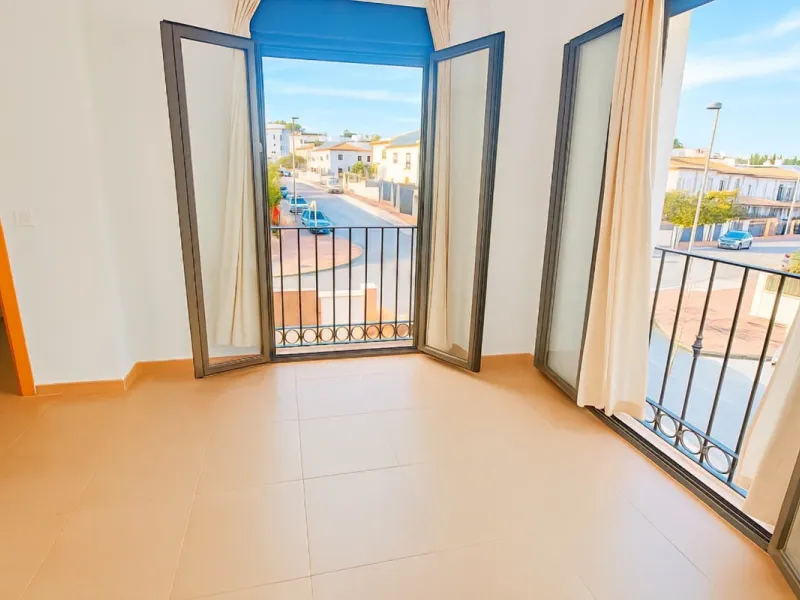 Exclusive Semi-Detached House with 4 Floors in San Rafael Urbanization (Ronda) · 382 m² Built · 191 m² Usable · Quiet, Family-Friendly Area · Garage · 4 Bedrooms · 4 Bathrooms · Terrace with Views · Central Heating · Solar Panels