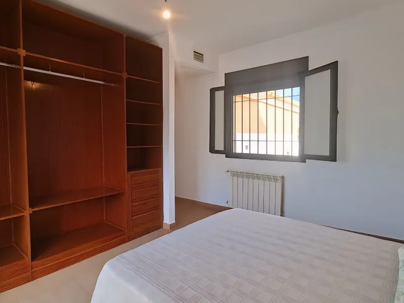 Exclusive Semi-Detached House with 4 Floors in San Rafael Urbanization (Ronda) · 382 m² Built · 191 m² Usable · Quiet, Family-Friendly Area · Garage · 4 Bedrooms · 4 Bathrooms · Terrace with Views · Central Heating · Solar Panels