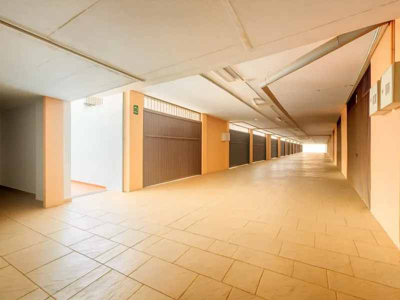 Exclusive Semi-Detached House with 4 Floors in San Rafael Urbanization (Ronda) · 382 m² Built · 191 m² Usable · Quiet, Family-Friendly Area · Garage · 4 Bedrooms · 4 Bathrooms · Terrace with Views · Central Heating · Solar Panels