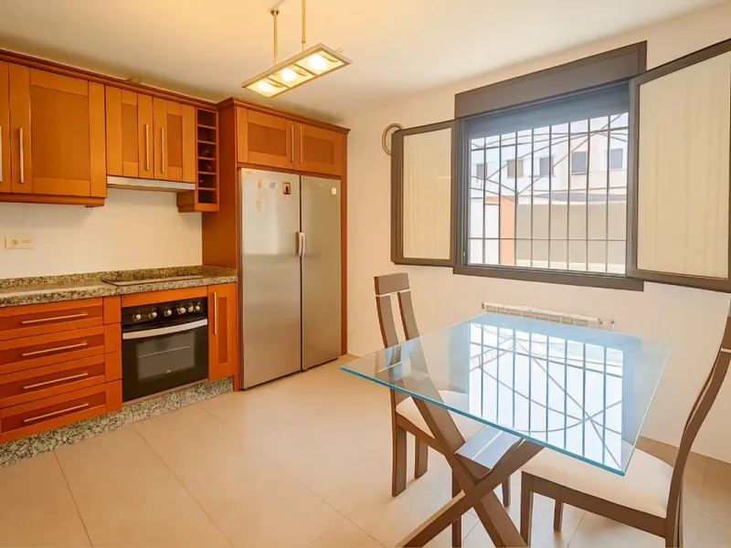 Exclusive Semi-Detached House with 4 Floors in San Rafael Urbanization (Ronda) · 382 m² Built · 191 m² Usable · Quiet, Family-Friendly Area · Garage · 4 Bedrooms · 4 Bathrooms · Terrace with Views · Central Heating · Solar Panels