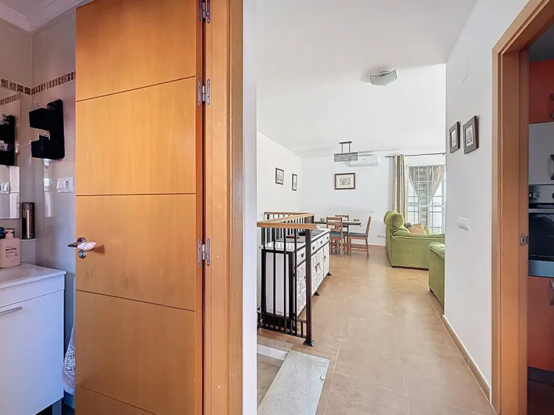 This cosy townhouse in Valleniza combines comfort, light and stunning panoramic views of the mountains and the sea. The house has 3 bedrooms and 2 full bathrooms, offering the perfect space for a family or for those looking for comfort and functionality. 