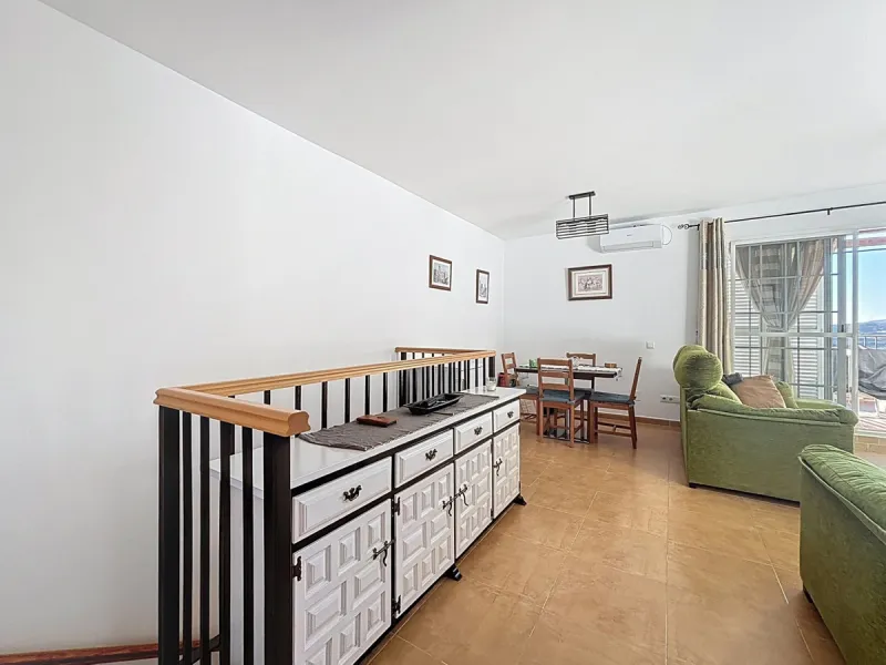 This cosy townhouse in Valleniza combines comfort, light and stunning panoramic views of the mountains and the sea. The house has 3 bedrooms and 2 full bathrooms, offering the perfect space for a family or for those looking for comfort and functionality. 