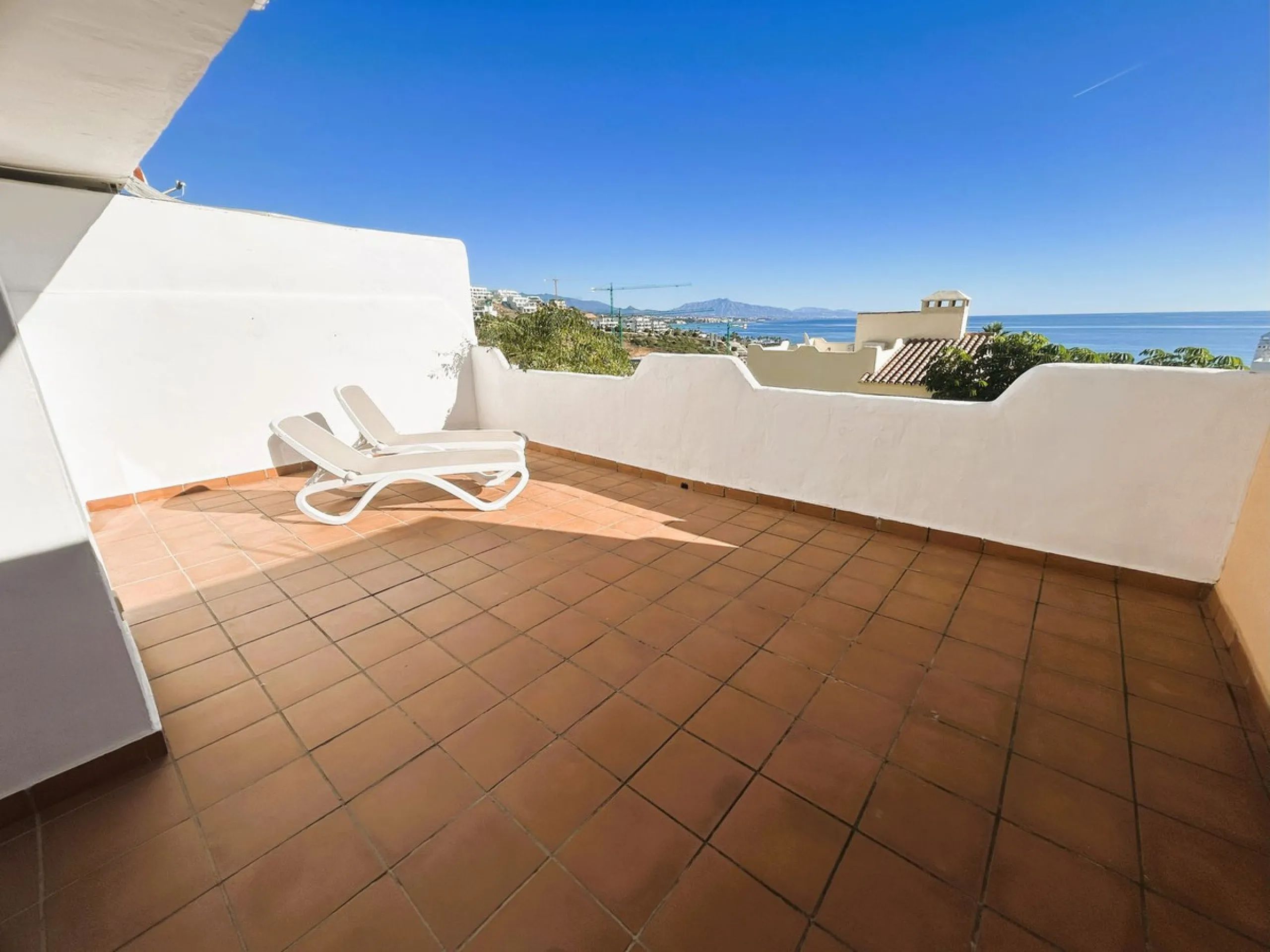 Апартамент нижний этаж, Casares Playa, Costa del Sol
