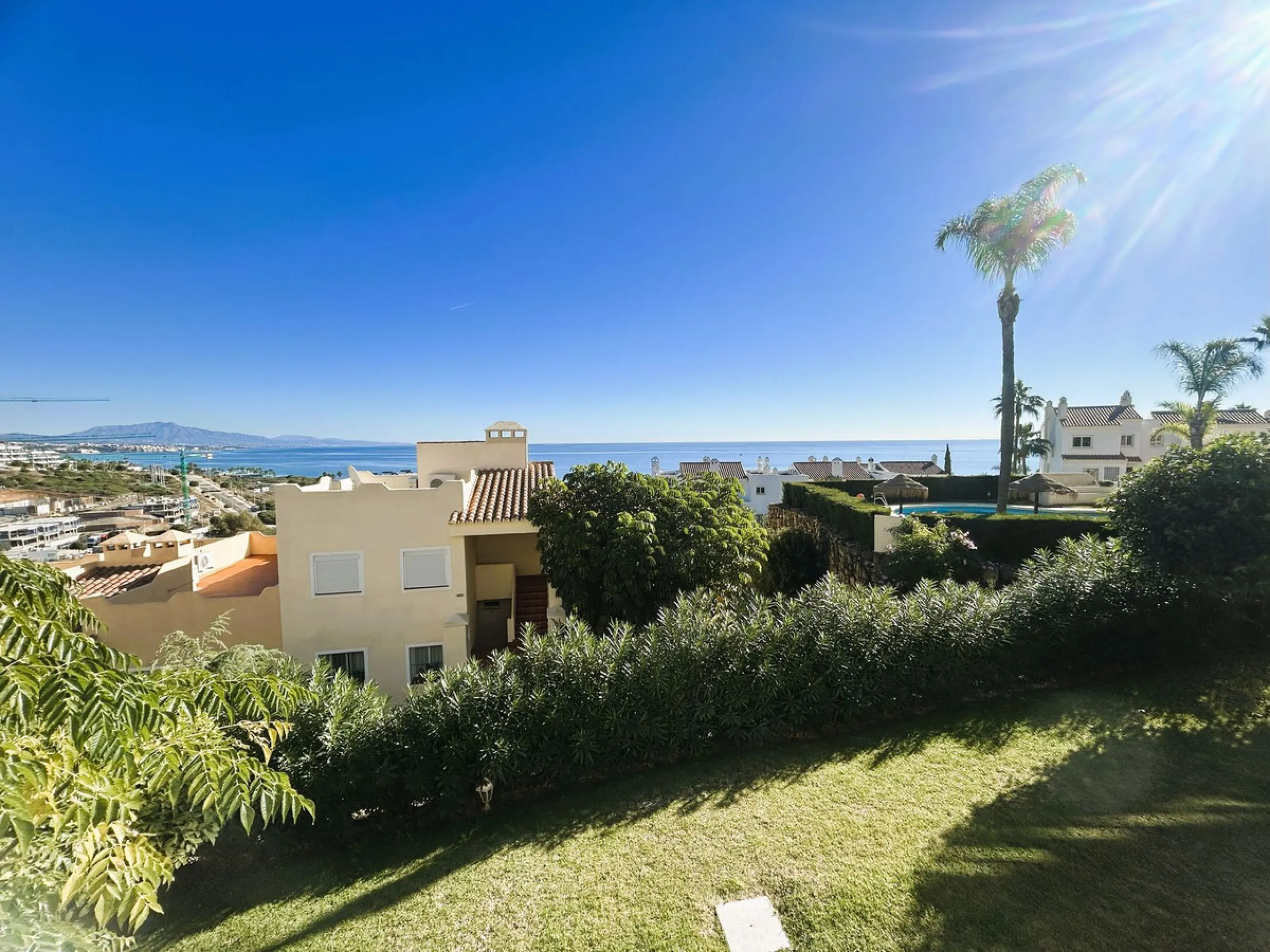 Апартамент нижний этаж, Casares Playa, Costa del Sol