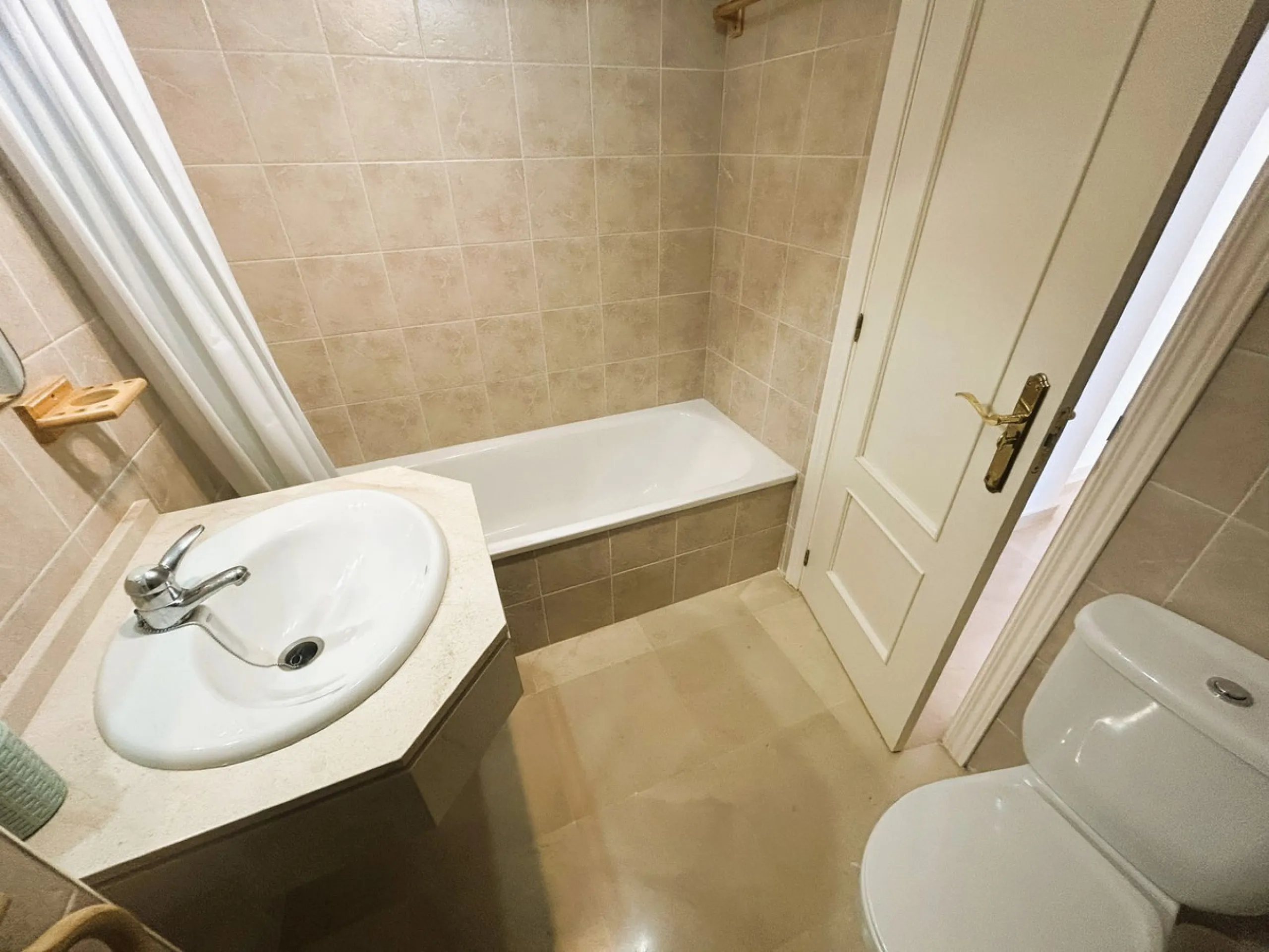 Апартамент нижний этаж, Casares Playa, Costa del Sol