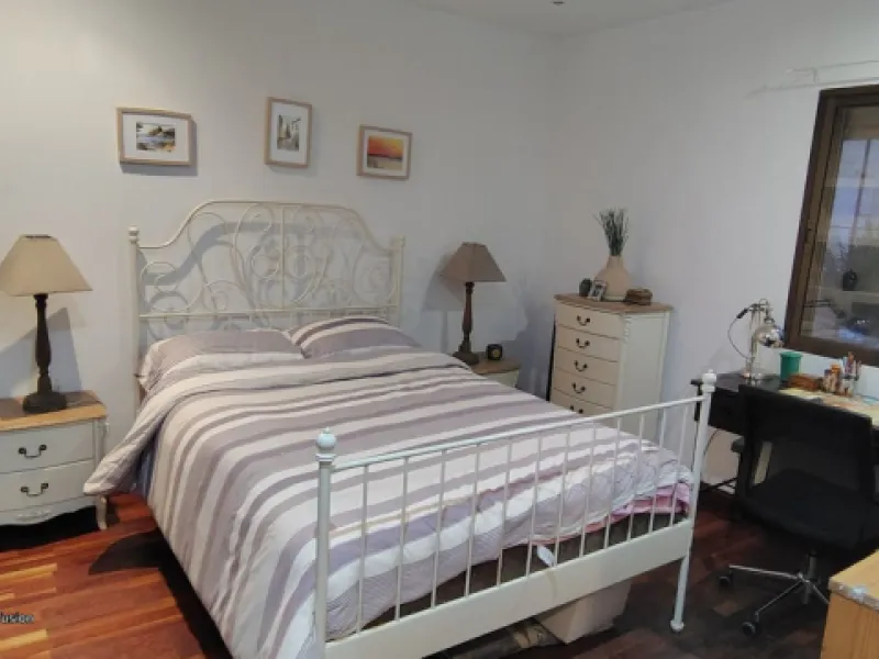 Located in the quiet residential area of Río Real, this villa offers an excellent opportunity for those seeking a home with potential in a pleasant and well-connected setting. The property features 3 bedrooms and 2 bathrooms, as well as a terrace and a co