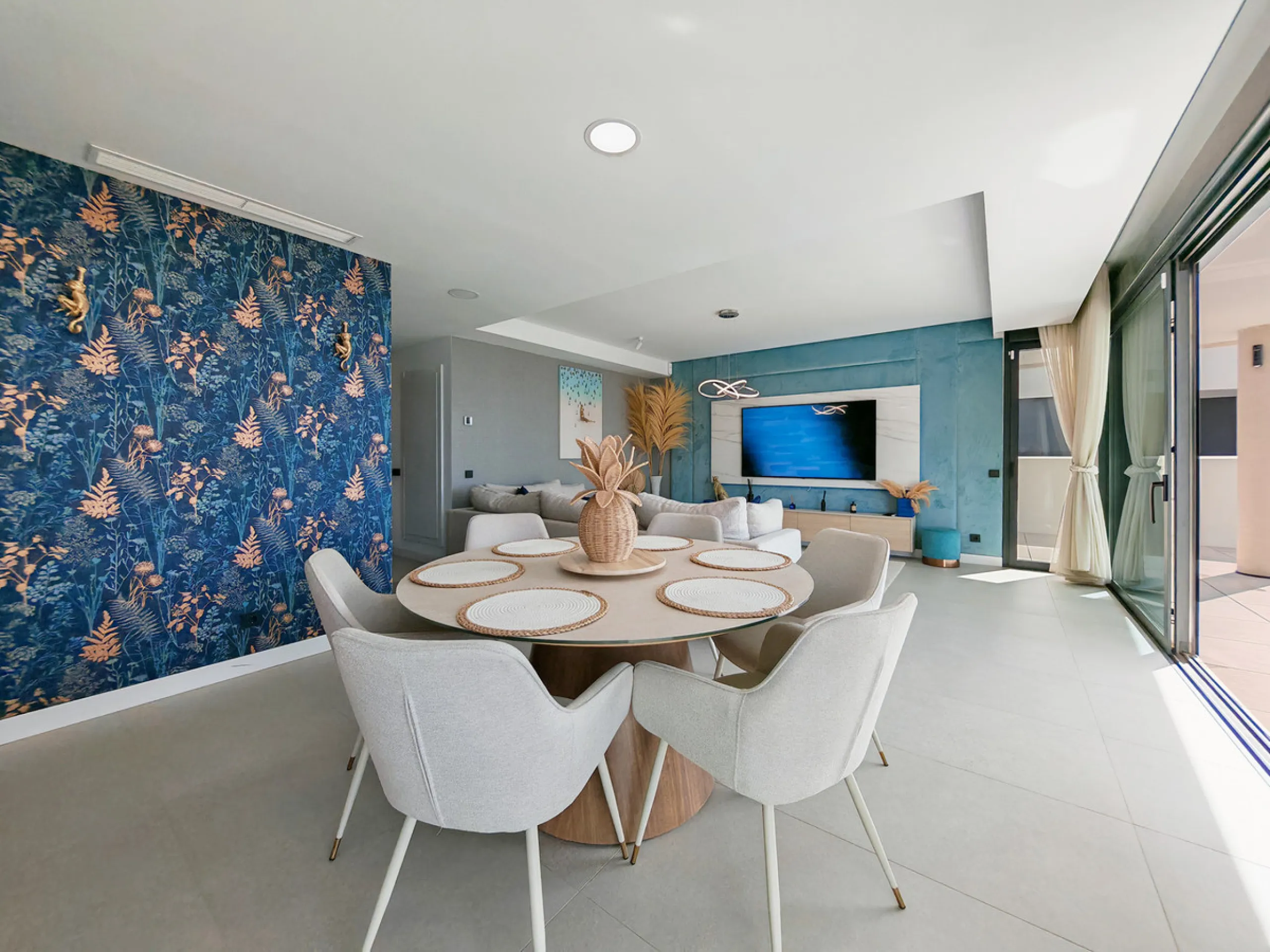 REDUCED TO 1.295.000 € - PREVIOUS PRICE 1.400.000 €  Duplex Penthouse for sale in Los Altos de los Monteros, Marbella with 3 bedrooms, 3 bathrooms, 2 en suite bathrooms and with orientation south, with communal swimming pool, private garage (2 parking spa