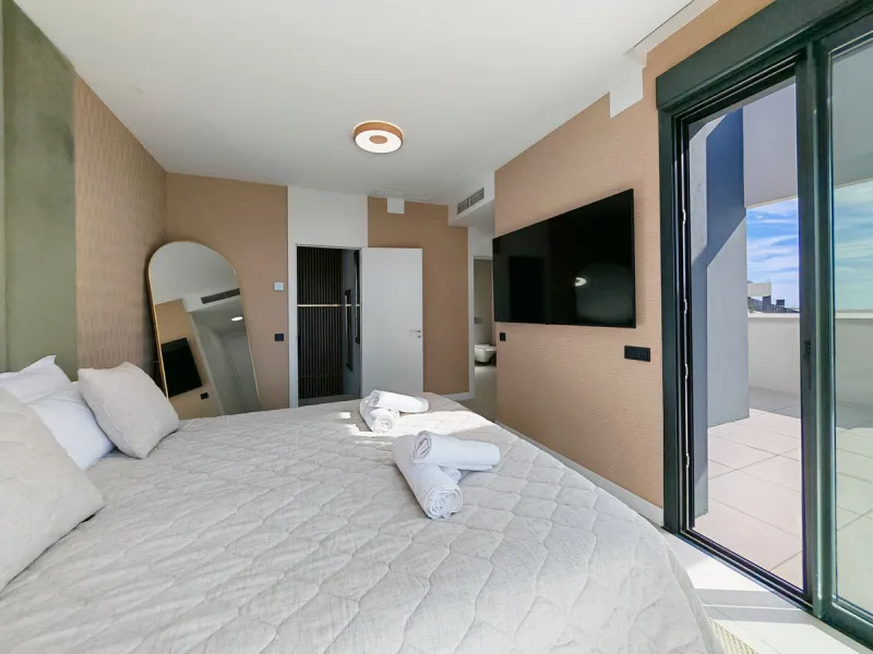 REDUCED TO 1.295.000 € - PREVIOUS PRICE 1.400.000 €  Duplex Penthouse for sale in Los Altos de los Monteros, Marbella with 3 bedrooms, 3 bathrooms, 2 en suite bathrooms and with orientation south, with communal swimming pool, private garage (2 parking spa