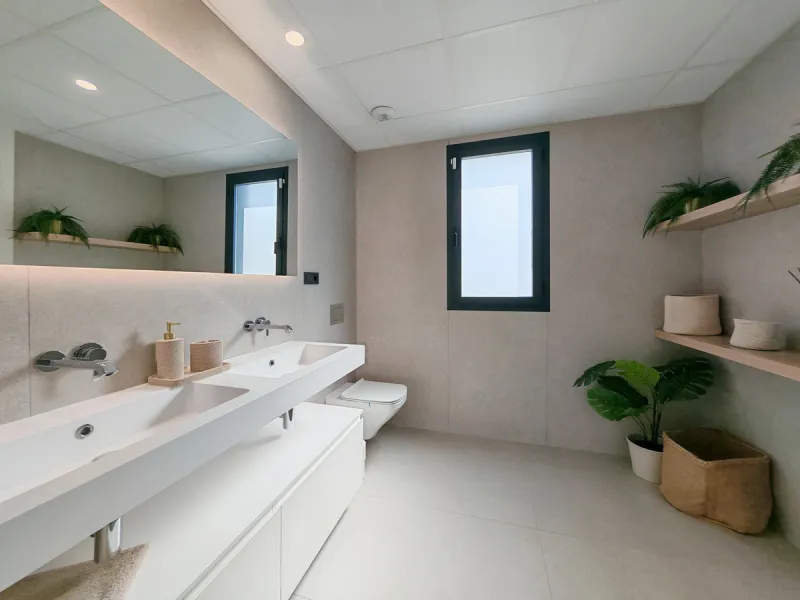 REDUCED TO 1.295.000 € - PREVIOUS PRICE 1.400.000 €  Duplex Penthouse for sale in Los Altos de los Monteros, Marbella with 3 bedrooms, 3 bathrooms, 2 en suite bathrooms and with orientation south, with communal swimming pool, private garage (2 parking spa