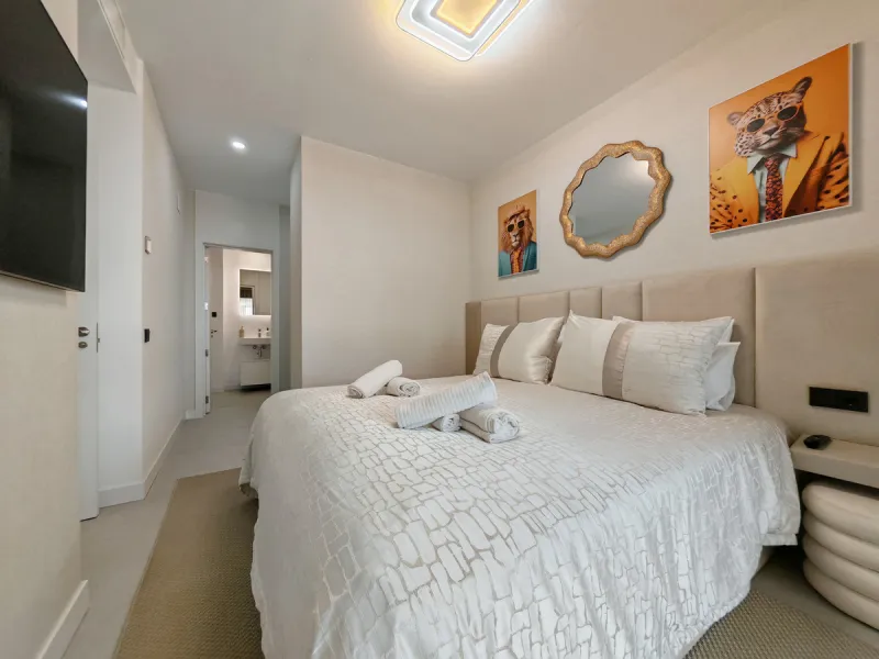 REDUCED TO 1.295.000 € - PREVIOUS PRICE 1.400.000 €  Duplex Penthouse for sale in Los Altos de los Monteros, Marbella with 3 bedrooms, 3 bathrooms, 2 en suite bathrooms and with orientation south, with communal swimming pool, private garage (2 parking spa