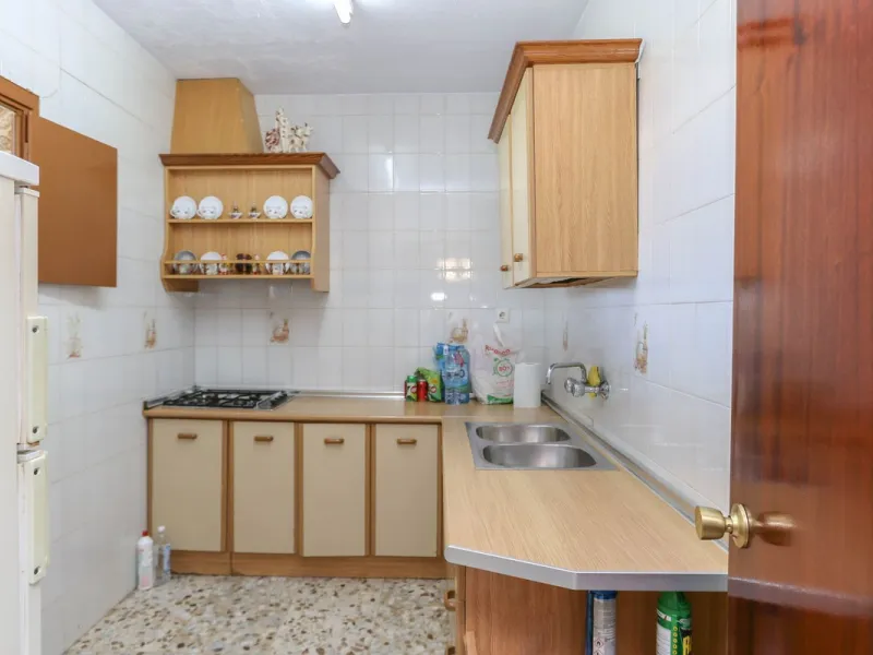 House - Finca - Cortijo в продаже в Guaro, Málaga. В доме 2 спален и 1 ванных комнат. Площадь дома 72 м². Площадь участка 36000 м²