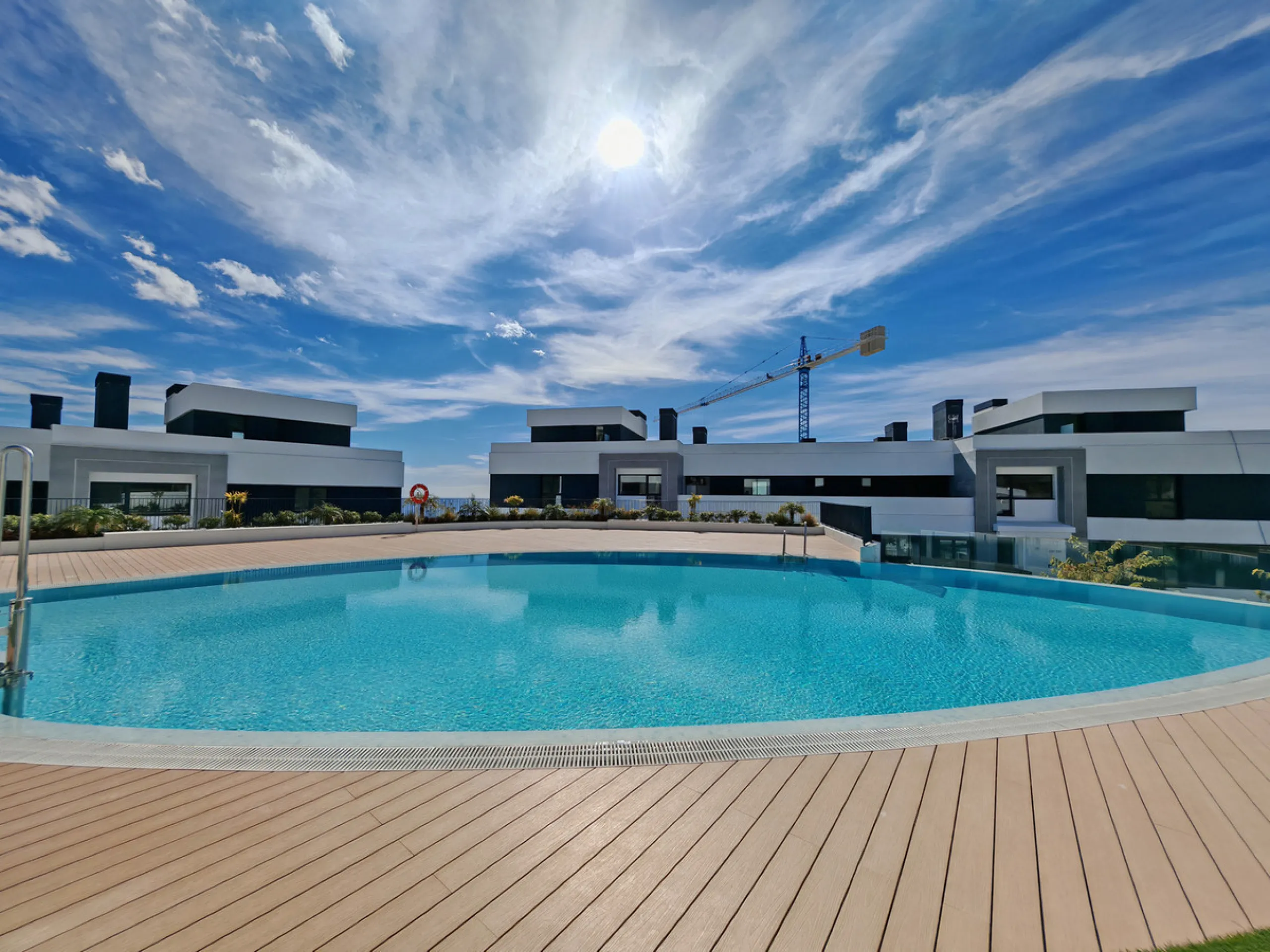REDUCED TO 1.295.000 € - PREVIOUS PRICE 1.400.000 €  Duplex Penthouse for sale in Los Altos de los Monteros, Marbella with 3 bedrooms, 3 bathrooms, 2 en suite bathrooms and with orientation south, with communal swimming pool, private garage (2 parking spa