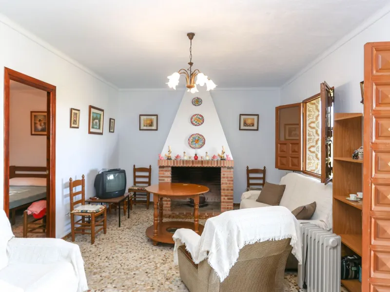 House - Finca - Cortijo в продаже в Guaro, Málaga. В доме 2 спален и 1 ванных комнат. Площадь дома 72 м². Площадь участка 36000 м²