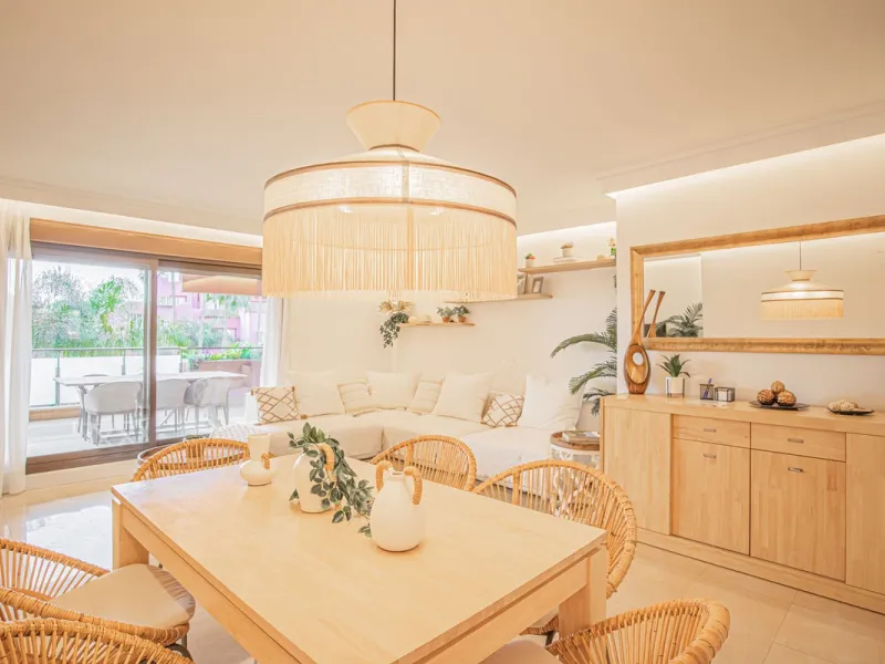 Renovated apartments with 3 bedrooms, living room, kitchen, two terraces, with all amenities in Las Salinas. The apartments are located 200 meters from the beach, 8 km from Estepona, 18 km from Marbella and 34 km from Ronda. It offers 2 shared outdoor poo