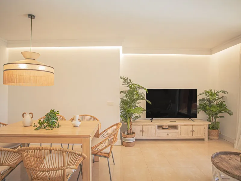 Renovated apartments with 3 bedrooms, living room, kitchen, two terraces, with all amenities in Las Salinas. The apartments are located 200 meters from the beach, 8 km from Estepona, 18 km from Marbella and 34 km from Ronda. It offers 2 shared outdoor poo