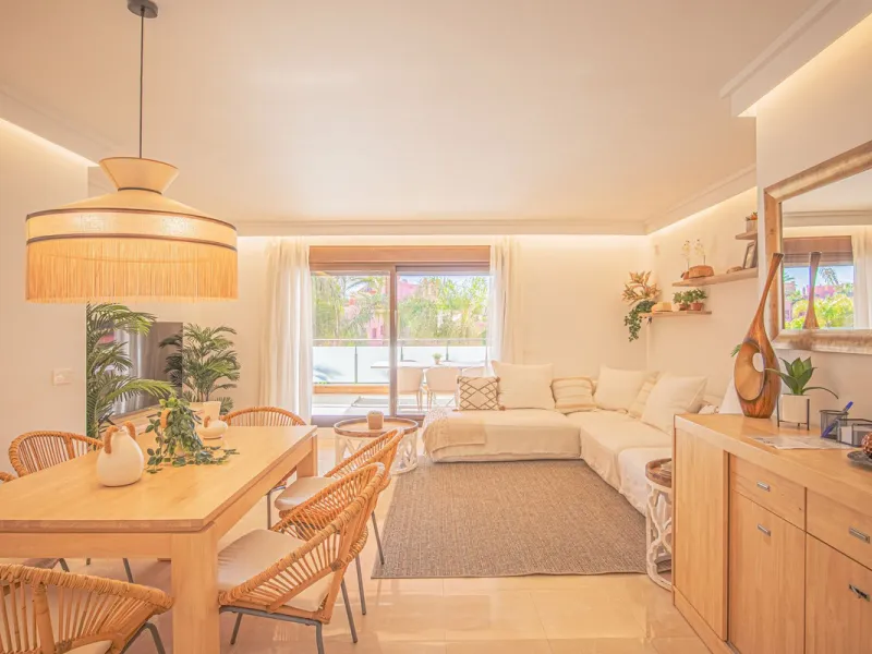 Renovated apartments with 3 bedrooms, living room, kitchen, two terraces, with all amenities in Las Salinas. The apartments are located 200 meters from the beach, 8 km from Estepona, 18 km from Marbella and 34 km from Ronda. It offers 2 shared outdoor poo