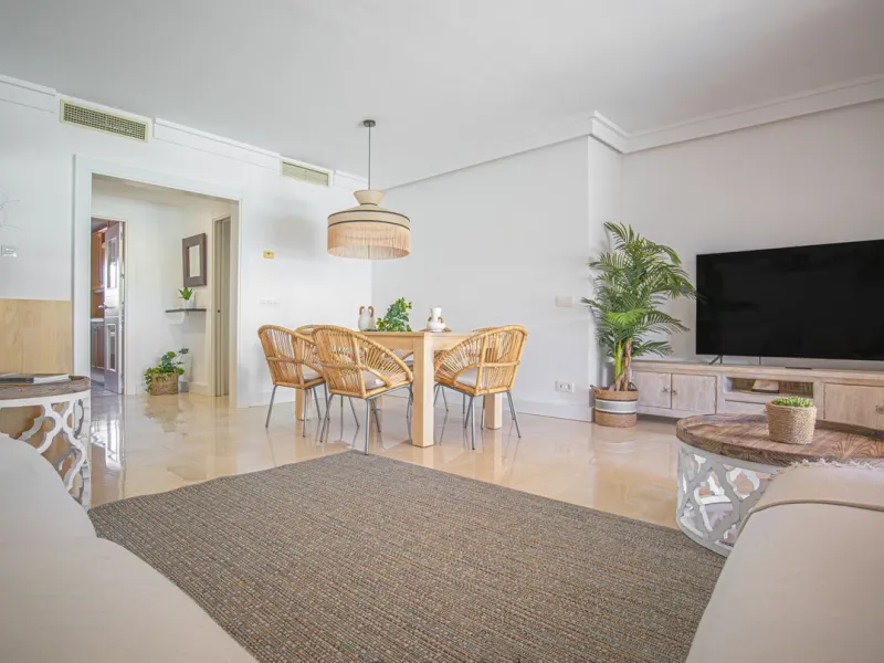 Renovated apartments with 3 bedrooms, living room, kitchen, two terraces, with all amenities in Las Salinas. The apartments are located 200 meters from the beach, 8 km from Estepona, 18 km from Marbella and 34 km from Ronda. It offers 2 shared outdoor poo